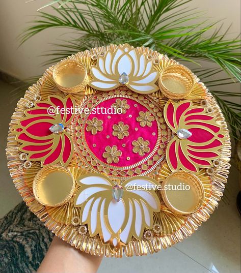 Contact us on whatsapp +919410477888 or DM us on instagram @festive.studio to place your orders #diwali #diwalidecor #rangoli #rangolimat #readymaderangoli #traditionalrangoli #diwali2023 #festivecollection #festivedecor #festivestudio Lippan Rangoli, Resin Thali, Thali Ideas, Diwali Toran, Designer Rangoli, Toran Designs, Aarti Thali, Simple Flower Rangoli, Lipan Art