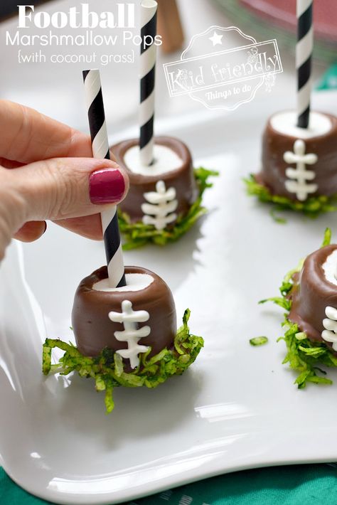 Easy Football Party Dessert that's perfect for the Superbowl. Sweet Football Marshmallow Pops that are a great finger food dessert for your game day party. www.kidfriendlythingstodo.com #easy #sweet #gameday #superbowl #dessert #fun #marshmallowpops #footballl #kids Superbowl Dessert, Football Party Desserts, Finger Food Dessert, Bowl Desserts, Football Desserts, Football Treats, Superbowl Desserts, Finger Food Desserts, Finger Desserts