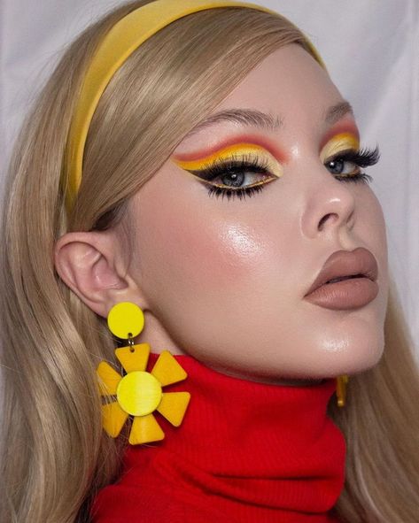 Love playing with these shades 🧡💛🔥earrings made by me ☀️ 1960s Eyeliner, Eyeliner Trends, Makeup History, Painted Ladies, Retro Party, 70s Retro, High Life, Woman Painting, Colorful Makeup