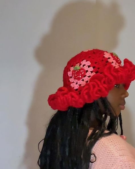 Made another Strawberry Shortcake Ruffle hat 🍓🍰🌹🌸 • • • • #CrochetRuffleHat #CrochetFashion #HandmadeHats #CrochetDesign #RuffleHatStyle #CrochetAccessories #DIYRuffleHat #CraftyCrochet #CrochetInspiration #YarnLove” Cute Strawberry Shortcake, Crochet Ruffle Hat, Ruffle Hat, Diy Ruffle, Crochet Couture, Crochet Ruffle, Hat Handmade, Hat Ideas, Cute Strawberry