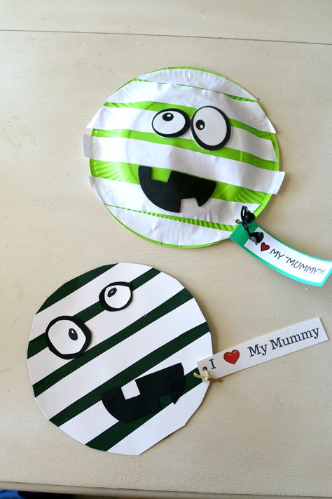 Mummy Craft, Perfect for halloween, Paper crafting or use a paper plate! Plus free I love my mummy PDF printable Mummy Plate Craft, Mummy Art Preschool, Mummy Template Free Printable, Make A Mummy Craft, Paper Plate Mummy, Mummy Craft, Halloween Craft Activities, Mummy Crafts, Mummy Halloween