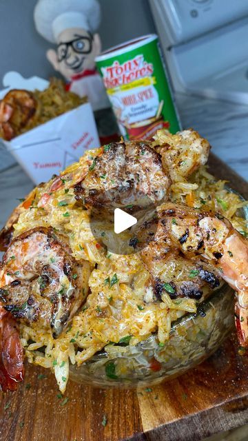 Tasha Robinson on Instagram: "🚨RECIPE:  Seafood Fried Rice 🔥  #friedrice #seafoodfriedrice #rice #ricebowl #seafood #seafoodlover #crawfish #food #foodporn #foodphotography #foodgasm #foodstagram #blackfoodie #blackfoodbloggers #blackfoodiefinder #lunch #dinner #tonychacheres #explore #explorepage @tonychacheres" Crawfish And Rice Recipes, Delicious Seafood Dinner Recipes, Conch Salad Recipe The Bahamas, Mixed Seafood Recipes For Dinner, Fish Fry Menu Ideas, Fried Fish Recipes Southern, Seafood Sunday Dinner Ideas, Dinners To Impress Boyfriend, Surf N Turf Dinner