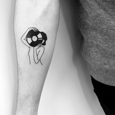 Vinyl Tattoo, Small Music Tattoos, Dj Tattoo, Surf Tattoo, Tatoo Inspiration, Tattoos Inspiration, Music Tattoo, Music Tattoos, Piercings And Tattoos