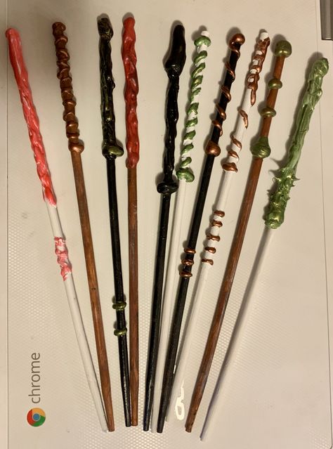 Harry Potter inspired wands.  Made with hot glue and chopsticks Diy Wands Harry Potter, Harry Potter Diy Wands, Magic Wand Harry Potter, Diy Harry Potter Wands, Harry Potter Wands, Diy Harry Potter, Elder Wand, Magic Crafts, Harry Potter Wizard