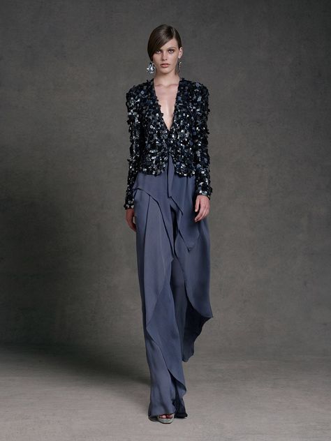 Donna Karan Resort 2013 — Runway Photo Gallery — Vogue | Vogue 2013 Fashion, Suit Dress, Suit Coat, Dress Suit, 가을 패션, Donna Karan, Mode Inspiration, Elegant Outfit, Couture Fashion