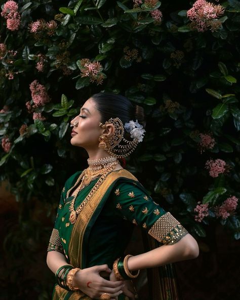 Neel Chavan | A bride is the most beautiful poem ever written. Her heart is the ink, and her love story is the verses, etched with the elegance of... | Instagram Red Maharashtrian Bride, Marathi Wedding Photos, Marathi Vidhi Look, Maharashtrian Wedding Outfits, Maharashtrian Bride Jewellery, Maharashtra Bride Look, Marathi Bride Look, Maharashtrian Saree Look, Maharashtrian Aesthetic