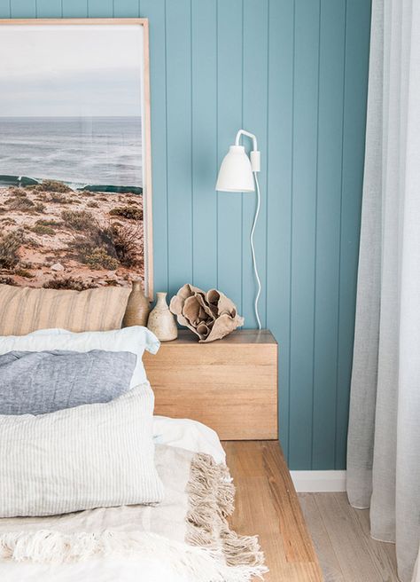 Teal Bedroom Decor, Zen Bedroom Ideas, Beach Home Interiors, Beach House Tour, Teal Bedroom, Zen Bedroom, Wall Colour, Tropical Home Decor, Coastal Bedrooms