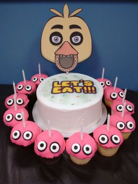 Let's eat!!! Fnaf Themed Snacks, Fnaf Food Ideas, 5 Nights Of Freddy Birthday Party Ideas, Fnaf Birthday Party Ideas, Fnaf Food, Fnaf Birthday Party, Fnaf Cakes, Fnaf Cakes Birthdays, Fnaf Cupcakes