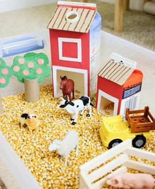 Activity Ideas For Toddlers, Piggy Party, Farm Activities Preschool, March Lessons, Babysitting Ideas, Farm Theme Preschool, Toy Farm, Child Activities, Farm Animal Crafts