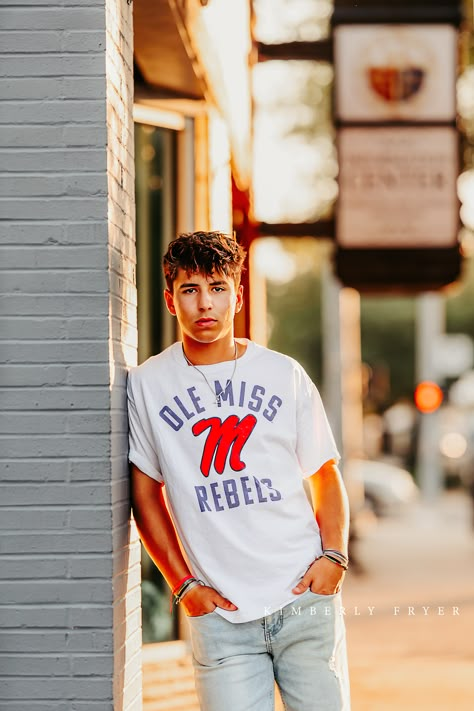 The Woodlands senior photographer Graduation pictures in Tomball. The Woodlands senior Photography. Houston senior photographer. Houston senior pictures. Senior guy outdoor pictures Male Senior Picture Ideas High Schools, City Portrait Photography Poses, High School Boy Senior Picture Ideas, Senior Photoshoot Ideas For Guys, Boy Senior Pictures, Casual Senior Pictures, Senior Pictures Boy Poses, Baseball Senior Pictures, Senior Pictures Boys Outdoors