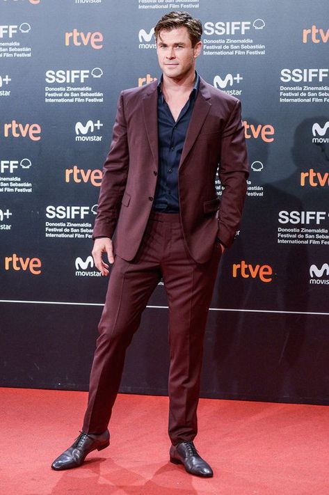 Men of the MCU- MFA Inspiration Album - Album on Imgur Burgundy Blazer Outfit Mens, Red Blazer Outfit Men, Shirt Combination Men, Burgundy Blazer Outfit, Burgundy Suit Men, Hollywood Suits, Style Archetypes, Men's Suiting, Snowwhite And The Huntsman