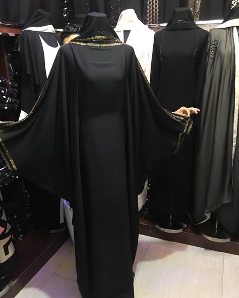 🌹🌹🌹 For order/enquiries please DM,COMMENT 👇🏼or WHATSAPP ✅ on +971522553548 Wholesale/retail. Kaftan Burkha Design, Burkha Design, Burkha Designs, Muslim Dress Abaya, Abaya Designs Latest, Abaya Fashion Dubai, Niqab Fashion, Black Abaya, Funky Dresses