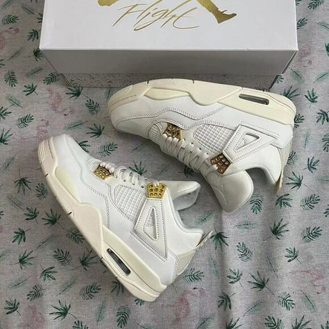 Air Jordan 4 Retro Metallic Gold White Sneakers US Womens 8 Jordan 4 Retro Metallic, White And Gold Sneakers, Nike Shoes Women Fashion, Fire Shoes, Pretty Sneakers, Dream Shoe, Trendy Shoes Sneakers, Nike Fashion Shoes, Jordan 4s