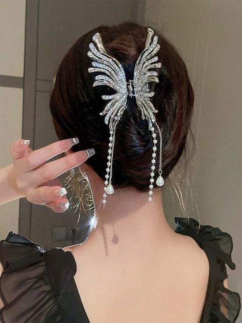 Claw Clip Hair, Pearl Decorations, Hair Clamps, Clip Hairstyles, Butterfly Hair Clip, Claw Hair Clips, Color Your Hair, Butterfly Hair, Luxury Hair