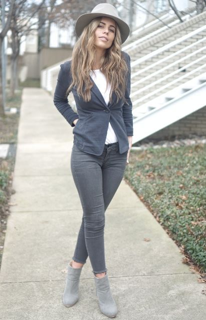 Gray Ankle Boots Outfit, Grey Ankle Boots Outfit, Grey Boots Outfit, Black Booties Outfit, Ankle Boots Outfit, Gray Ankle Boots, Grey Knitwear, Pearl Oyster, Boots Outfit Ankle