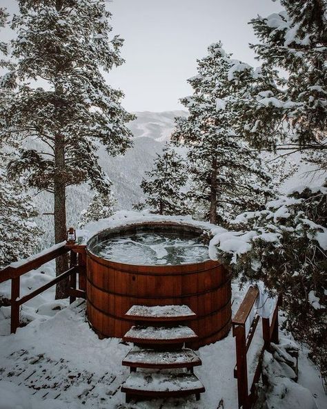 Romantic Mountain Cabin, Winter Cabin Honeymoon, Colorado Homes Mountains, Hot Tub Mountains, Hot Tub In The Mountains, Winter Hot Springs, Cabin In Colorado, Colorado Cabins Mountains, Colorado Cabin Aesthetic