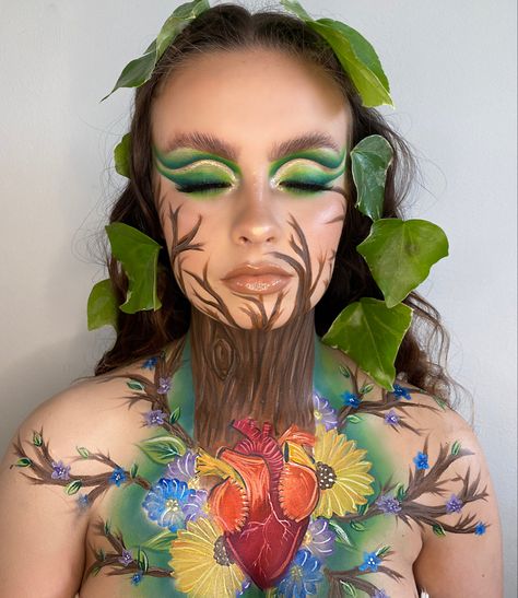 Mother Earth Makeup Goddesses, Mother Earth Makeup, Tree Face Paint, Tarot Makeup, Mother Nature Costume Makeup, Mother Nature Makeup, Makeup Competition, Costume Makeup Tutorial, Tree Makeup