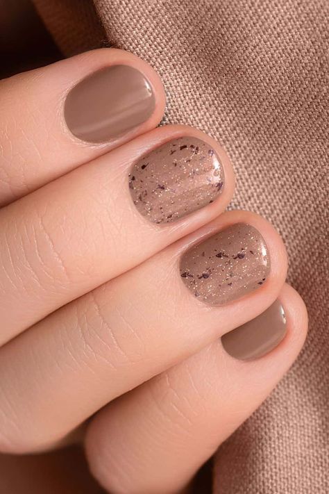 Nail Designs For Fall: 50+ Ideas For You To Try This Autumn - hatchback 101 Nails With Animal Print, Nail Design For Fall, Nail Designs For Fall, Autumnal Colours, Maroon Nails, Nagellack Trends, Pumpkin Nails, Different Nail Designs, Beige Nails