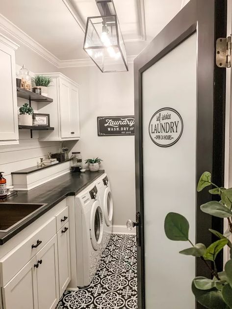 Laundy Room, Laundry Room Ideas Small Space, Dream Laundry Room, Laundry Room Doors, Mudroom Laundry Room, Laundry Room Renovation, Farmhouse Laundry, Farmhouse Laundry Room, Laundry Room Remodel