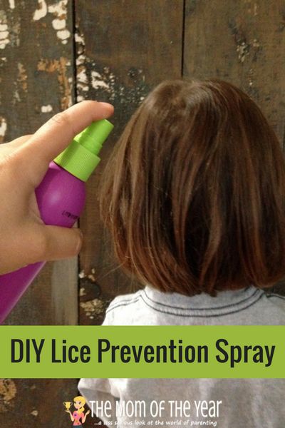 Have young kids? Yup, then you are living in fear of lice! STOP! Trust me and check out this DIY Lice Prevention Spray. Will stop lice in their tracks and will keep your family avoiding those nasty bugs in no time! Lice Repellant Spray Diy, Tea Tree Oil Lice, Essential Oils For Lice, Lice Prevention Spray, Lice Spray, Lice Remedies, Tea Tree Oil Uses, Hair Lice, Lice Prevention