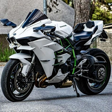 Kawasaki Ninja Bike, Moto Ninja, Ninja Bike, Kawasaki H2, Tmax Yamaha, Stylish Bike, Kawasaki Bikes, Image Moto, Motorcross Bike