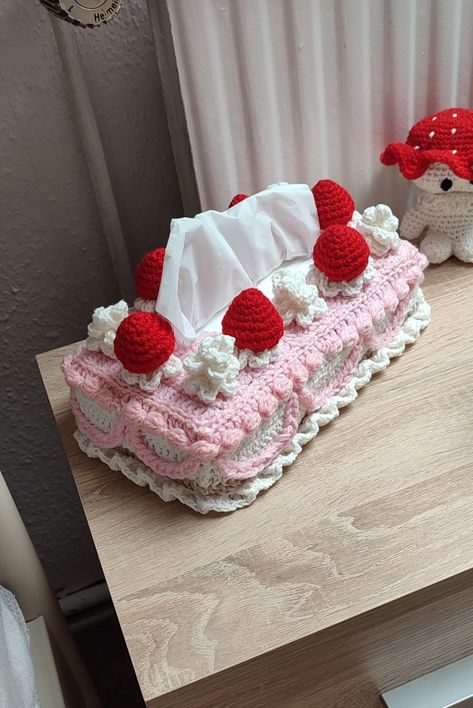 Crochet Cake, Crochet Fairy, Wedding Embroidery, Kawaii Crochet, Crochet Business, Crochet Food, Crochet Design Pattern, Crochet Clothing And Accessories, Crochet Vintage