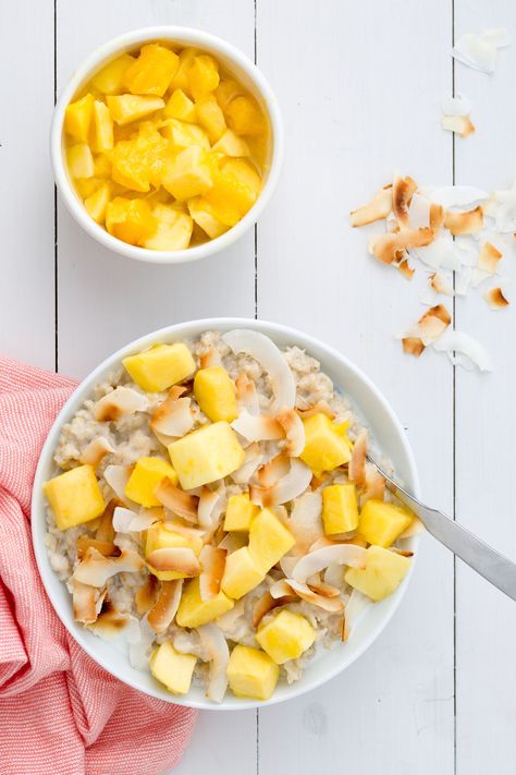 Tropical Oatmeal with Coconut and MangoDelish Tropical Oatmeal, Mango Oatmeal, Coconut Oatmeal, Low Histamine Diet, Healthy Food Habits, Coconut Milk Recipes, Healthy Breakfasts, Mango Recipes, Healthy Oatmeal