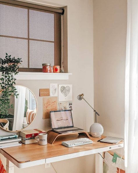 Feminine Home Offices, Feminine Home, Study Place, Beautiful Office, Sixth Form, Study Room Decor, Workspace Inspiration, University School, Office Inspo