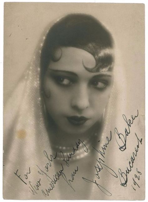 Joséphine Baker. Josephine Baker, White Photo, Black And White, Makeup, Hair, White, Black, Make Up