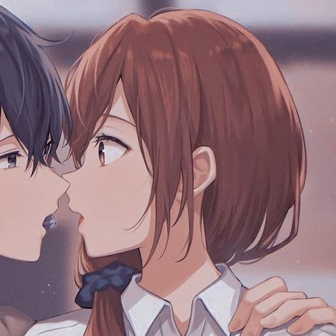 art credit: Tokkyusan on twitter #horimiya #animeicons #couples #anime #animecouples #hori #miyamuraizumi #horikyouko #matchingicons #matching #icons Matching Dp, Pfps Anime, Couple Pp, Best Anime Couples, Friend Anime, Cute Anime Profile Pictures, Anime Love Couple, Anime Couples Manga, Anime Best Friends