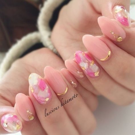 Inbuilt Nail Art, Nail Fashion Trends, Bright Red Nails, Korean Nail, Nail Art Trends, Kawaii Nails, Bridal Nails, Art Trends, Floral Nails