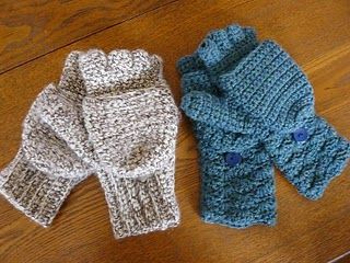 Crocheted glittens She also has a glitten lining tutorial, look under the tutorial tab in navigation bar Crochet Gloves Free Pattern, Crochet Mitts, Crochet Cowls, Awesome Crochet, Crochet Gloves Pattern, Crochet Idea, Crochet Boots, Gloves Pattern, Crochet Fingerless Gloves