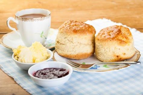 Mary Berry Scones, Berry Scones Recipe, Afternoon Tea Scones, Basic Scones, British Scones, Berry Scones, Mary Berry Recipes, Baking Scones, Mary Berry Recipe