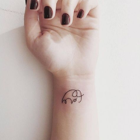 75 Big And Small Elephant Tattoo Ideas Elsie Tattoo, Tiny Elephant Tattoo, Tattoo Elephant, Petit Tattoo, Small Girl Tattoos, Small Tattoos Simple, Tattoos Geometric, Small Elephant, Disney Tattoo