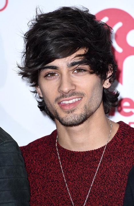 Zayn Malik's Best Ever Hairstyles Funky Hairstyles For Long Hair, Hairstyles Zayn, Straightening Curly Hair, Zayn Malik Hairstyle, Zayn Malik Style, Zayn Malik Photos, Beard Straightening, Zayn Malik Pics, Hair Brush Straightener