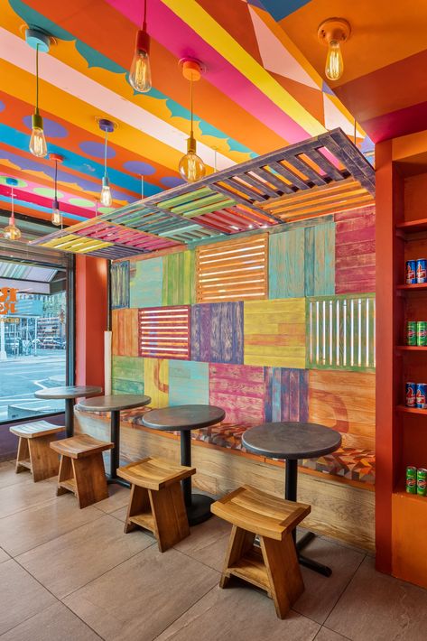 Mexican Restaurant Design, Colorful Cafe, Mexican Restaurant Decor, Pediatric Clinic, Colorful Restaurant, Pub Interior, Thai Restaurant, Summer Decorating Ideas, Cafe Interior Design