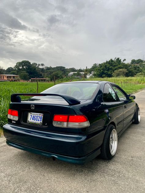 1995 Honda Civic Coupe, 2000s Honda Civic, Ek Civic Coupe, Honda Civic Old Model, Old Honda Civic, Honda Civic Aesthetic, 1999 Honda Civic Si, Honda Civic 1999, 1998 Honda Civic