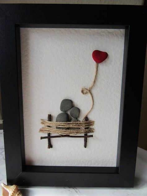 Stone Pictures Pebble Art, Wedding Stone, Pebble Art Family, Art Pierre, Sea Glass Crafts, Stone Pictures, Rock Painting Designs, Stone Crafts, Rock Painting Art