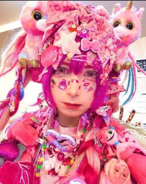 Fashion Baggy Clothes, Decora Hair, Harajuku Decora Kei, Wacky Clothes, Decora Kei Fashion, Decora Art, Draw Outfits, Cybergoth Fashion, Fashion Subcultures