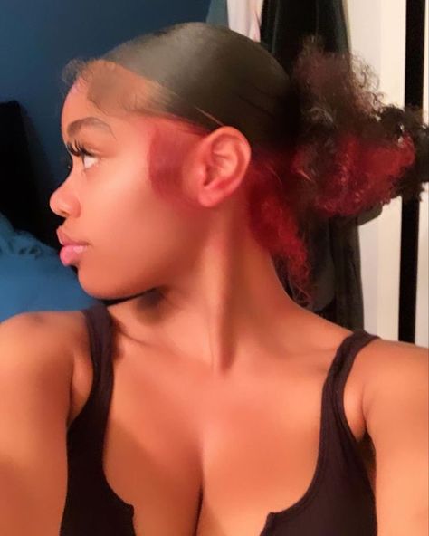 Dyed Sides Of Hair, Dyed Hair In The Back, Died Curly Hair Ideas, Cute Dyed Hair Ideas For Black Women, Skunk Stripe Ideas, Back Of Hair Dyed, Curly Colored Hair Aesthetic, Burgundy Skunk Stripe, Natural Hair Dye Ideas For Black Women