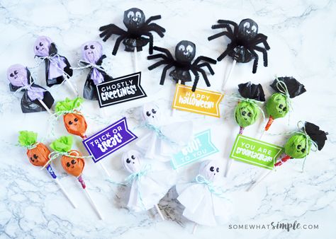 Sucker Halloween Treats, Halloween Lollipops, Lollipop Craft, Fair Crafts, Thanksgiving Candy, Halloween Lollipop, Free Printable Gift Tags, Printable Gift Tags, Candy Crafts