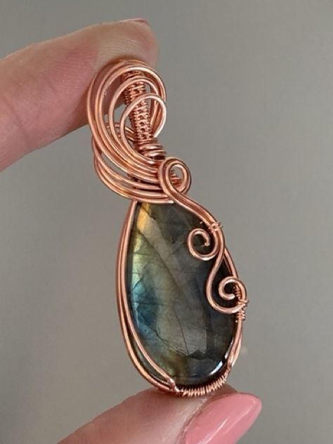 Swirly Teardrop Pendant Weaving Wire, Jewelry Making Patterns, Wire Wrapping Jewelry, Wire Jewelry Patterns, Wrapping Jewelry, Woven Ring, Chain Nose Pliers, Pumpkin Earrings, Gemstone Cabochons