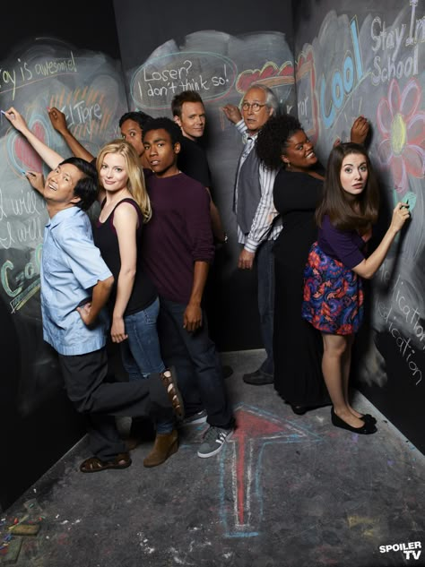 Tv Show Wallpapers, Show Wallpapers, Community Tv Series, Gillian Jacobs, Community Tv Show, Community Tv, Yvette Nicole Brown, Community Show, Community Series