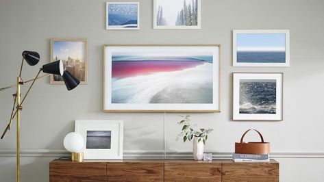 Samsung's Frame TV Doubles as Artwork Cornice Tv, Samsung Picture, Picture Frame Tv, Tv Gallery Wall, Living Tv, Tv Design, Wall Mounted Tv, The Frame, Living Room Tv