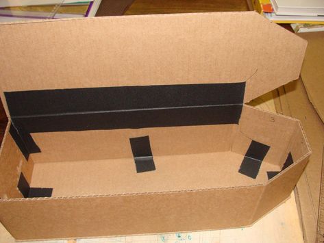 Black Color Meaning, Vampire Doll, Coffin Shelf, Pen Craft, Halloween Coffin, Diy Halloween Projects, Diy Cardboard, Painted Pots, Halloween Projects