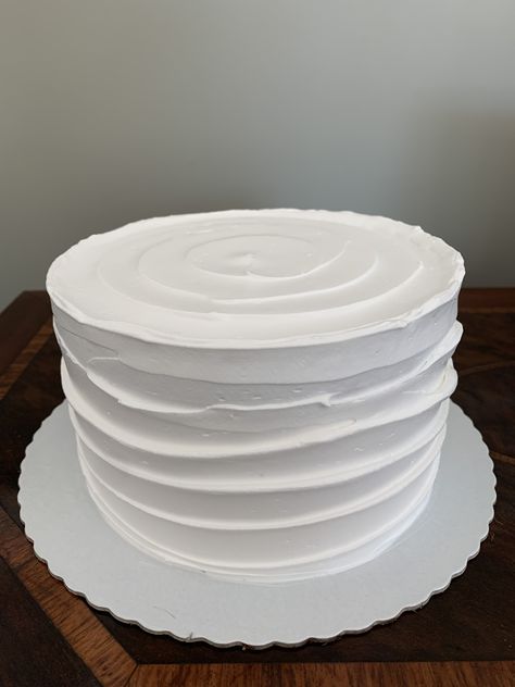 Simple White Bday Cake, White Frosting Cake Decoration, Plain White Cake Simple, Simple One Layer Wedding Cake, White Cake Simple, White Decorated Cake, Simple White Cake Design, Minimalist White Cake, White Simple Cake