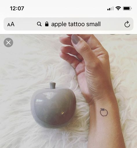 Apple Outline Tattoo, Tiny Apple Tattoo, Apple Tattoo Ideas, Teaching Tattoos, Tattoo Apple, Apple Tattoos, Teacher Tattoo, Dreamer Tattoo, Teacher Tattoos