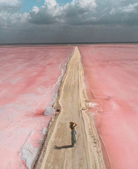 México Mágico: “📸 @mimischorer ✨ 🧙🏻‍♂️✨ @hayerimvalverde se alegra en presentar esta mágica fotografía. Muchas gracias por compartirnos lo mágico de México…” Pink Lake, Cultural Architecture, Mexico Travel, Travel Goals, Pretty Places, Travel Inspo, Holiday Destinations, Tahiti, Travel Aesthetic