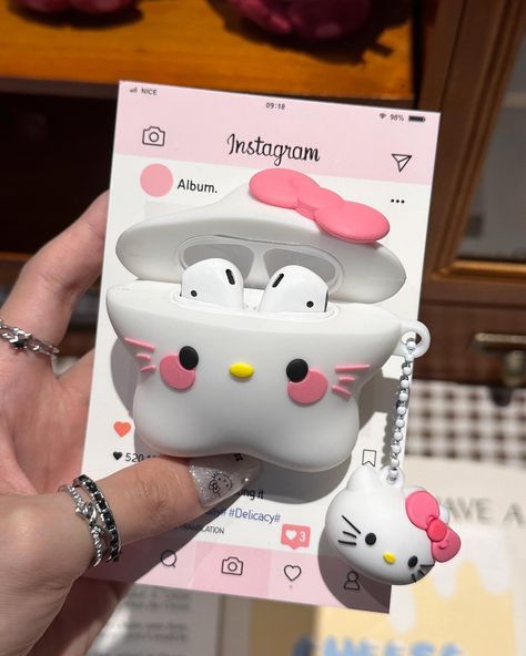 Add a touch of cuteness to your AirPods! ✨ The Hello Kitty Starry AirPods Case not only protects but also shows off your sweet style wherever you go! 💖 Now available on cutelalaco.com with 10% off your first purchase! 🫶🏻Follow @cutelalacoshop to get more kawaii items with special discounts and offers! Don't miss out! 💓 💓 💓 💓 💓 #hellokittylover #hellokitty #hellokittyfan #sanrioaesthetic #hellokittycollection #hellokittyaddict #hellokittycollector #hellokittystuff #sanrio #hellokittyandfriend... Not Available, Cute Items Aesthetic, Hello Kitty Case, Gift Items, Hello Kitty Cute, Cute Things To Buy For Your Room, Case Ideas, Cute Hello Kitty, Kawaii Items