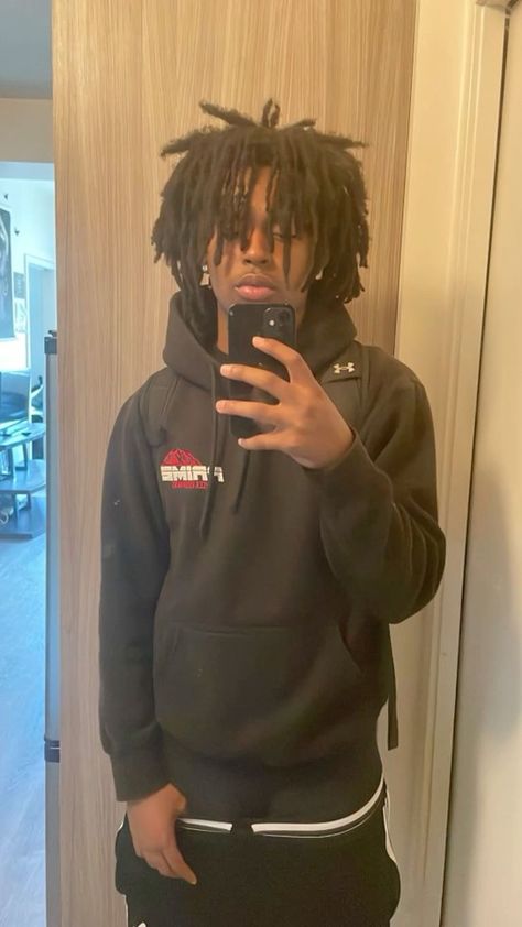 Freeform Locs Black Man, Freeform Dreads Men, Chill Pfp Aesthetic, Freeform Afro, Men Dreads, Pretty Dreads, Freeform Dreads, Dreadlocks Men, Dread Hairstyles For Men